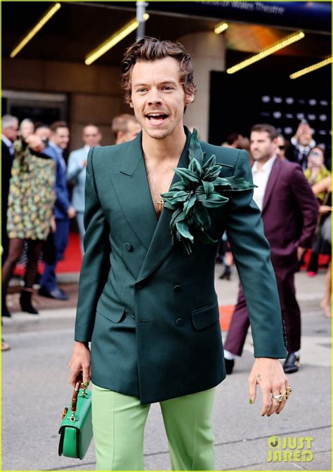 Harry Styles green outfit